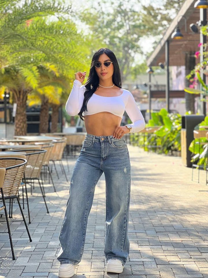 Jean recto azul desgastado, jeans en El Baúl de la Moda, Jamundí