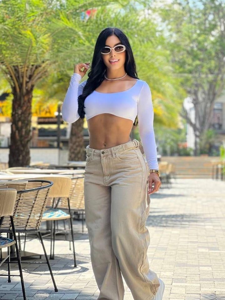 Pantalón beige de pierna ancha con bolsillos laterales, pantalones y shorts en El Baúl de la Moda, Jamundí