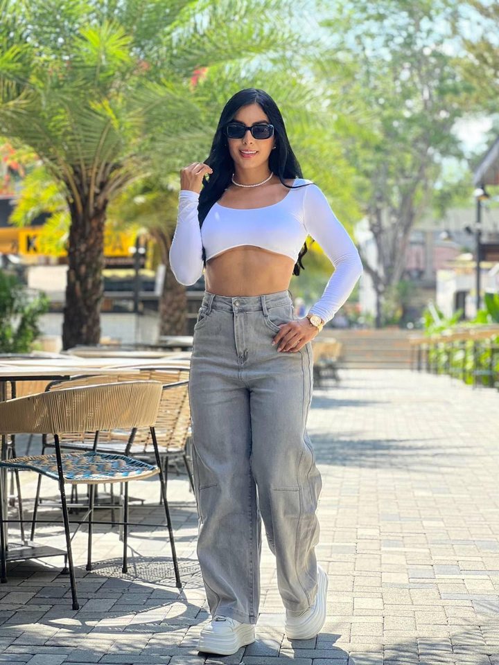 Pantalón gris de pierna ancha con bolsillos, pantalones y shorts en El Baúl de la Moda, Jamundí