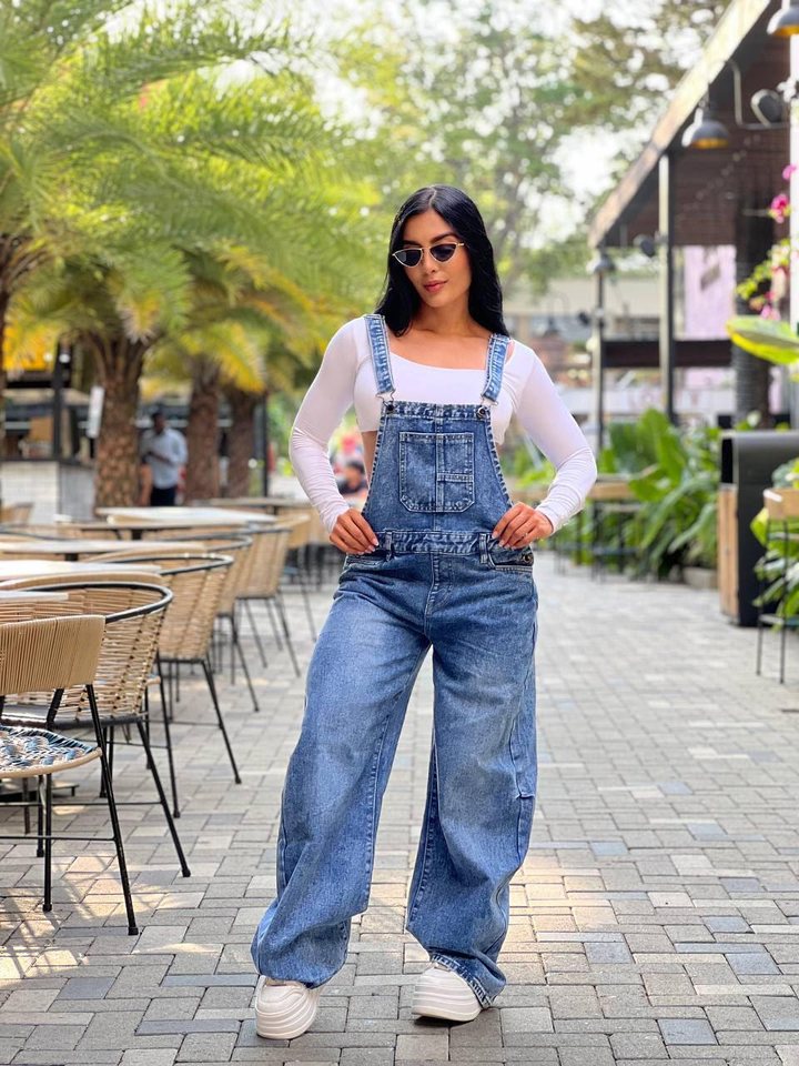 Peto de jean baggy azul, petos de jean en El Baúl de la Moda, Jamundí